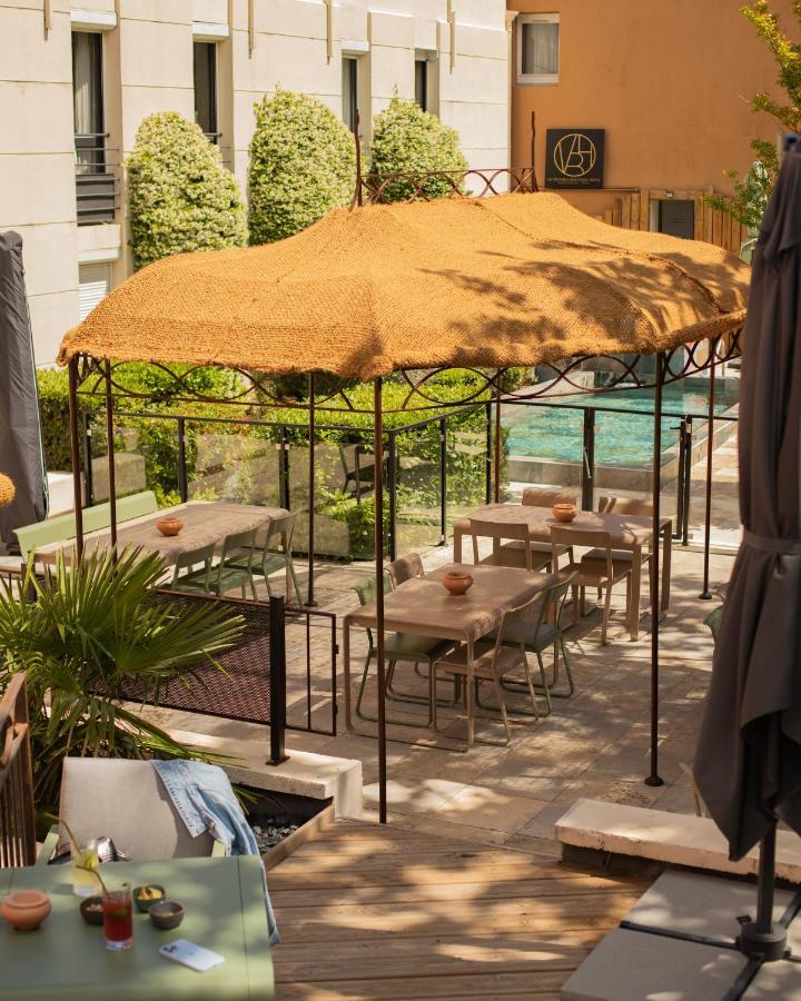 Le Victoria Boutique Hotel Saint-Paul-Trois-Châteaux Buitenkant foto