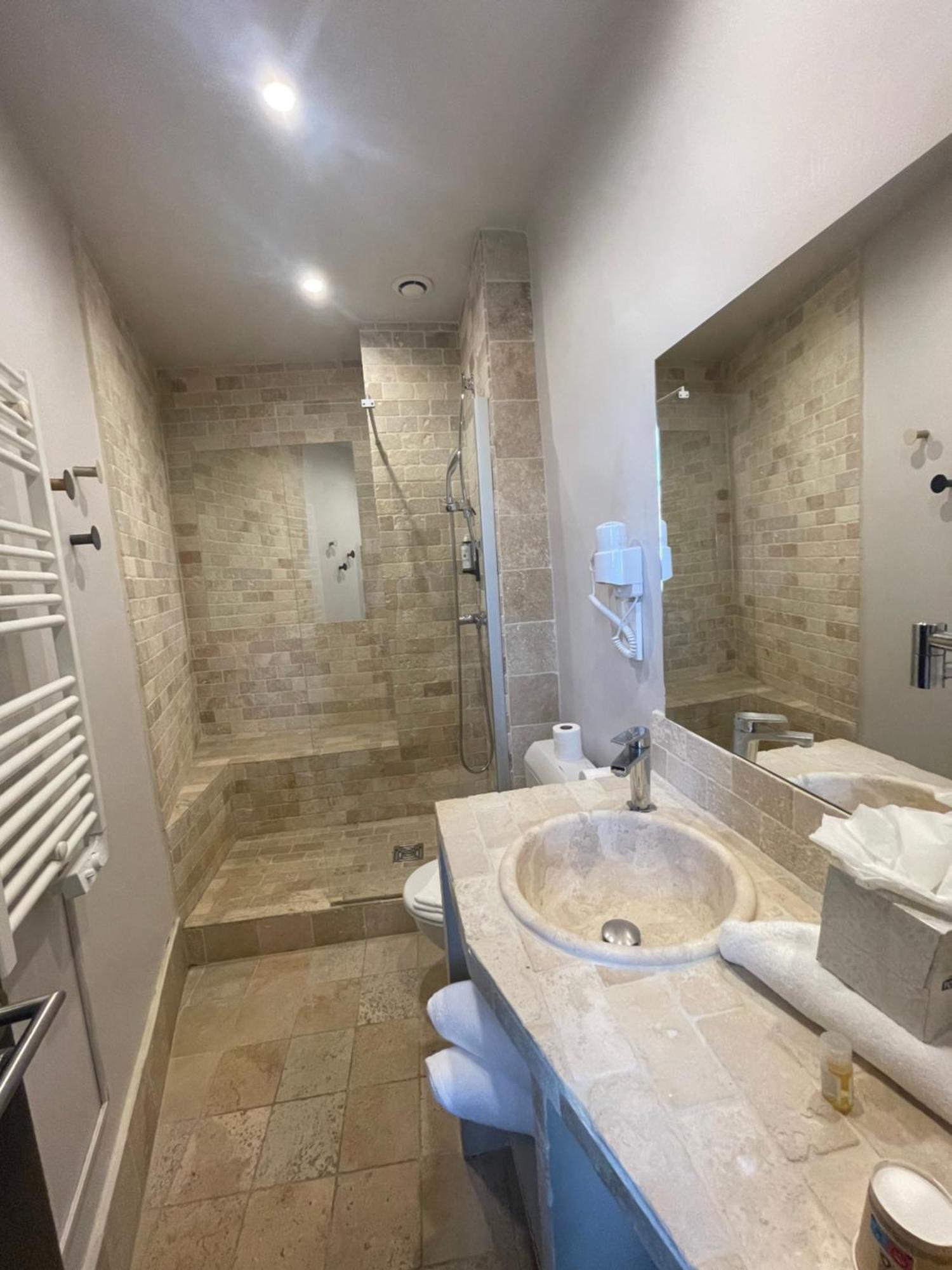 Le Victoria Boutique Hotel Saint-Paul-Trois-Châteaux Buitenkant foto